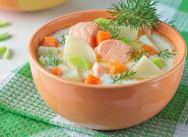 Nórska lososová polievka pre tých, ktorí schudli na Dukanovej diéte vo fáze „Striedanie alebo „Fixácia. 